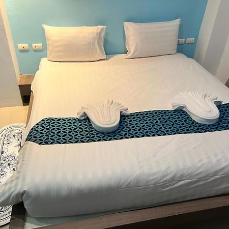 Hotel The Journey Patong New Екстер'єр фото