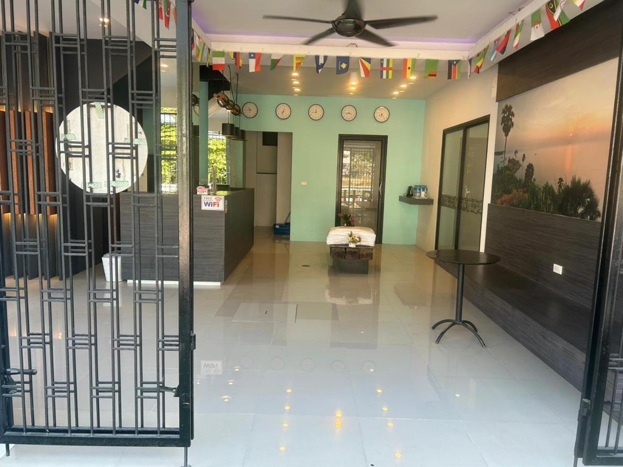 Hotel The Journey Patong New Екстер'єр фото