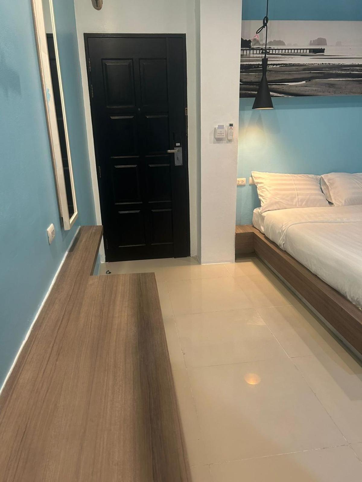 Hotel The Journey Patong New Екстер'єр фото