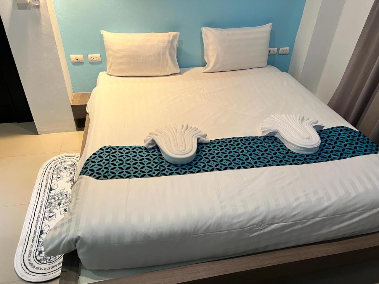 Hotel The Journey Patong New Екстер'єр фото