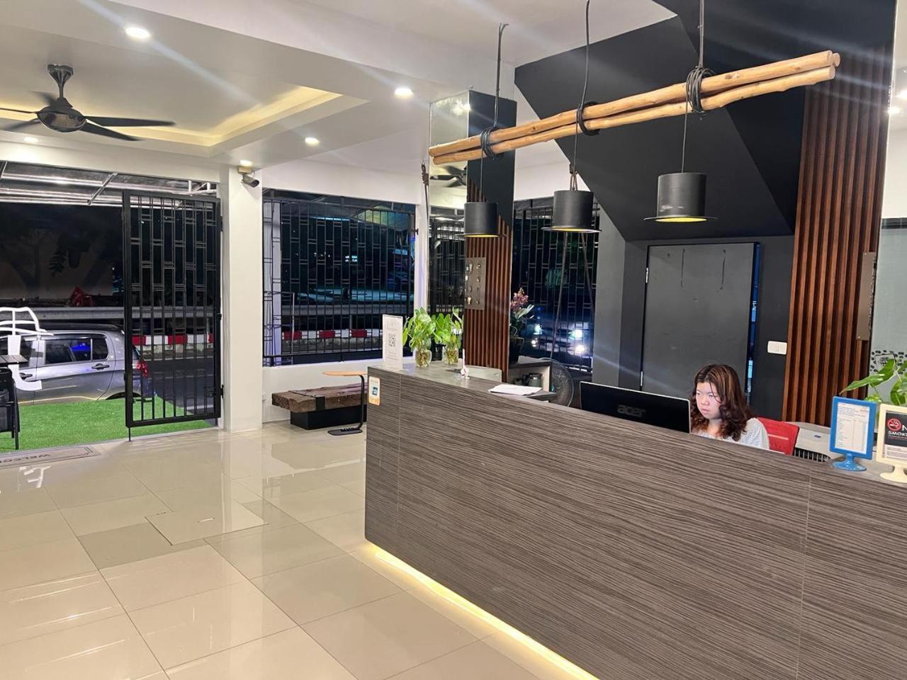 Hotel The Journey Patong New Екстер'єр фото