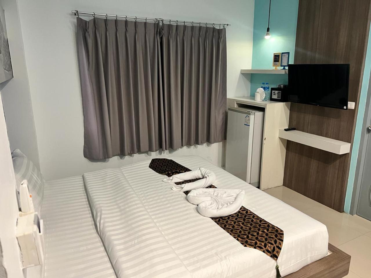 Hotel The Journey Patong New Екстер'єр фото