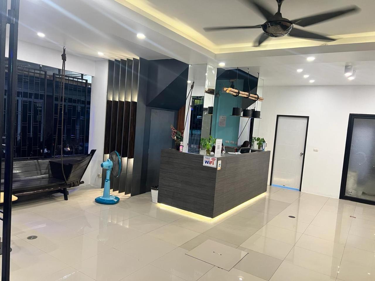 Hotel The Journey Patong New Екстер'єр фото